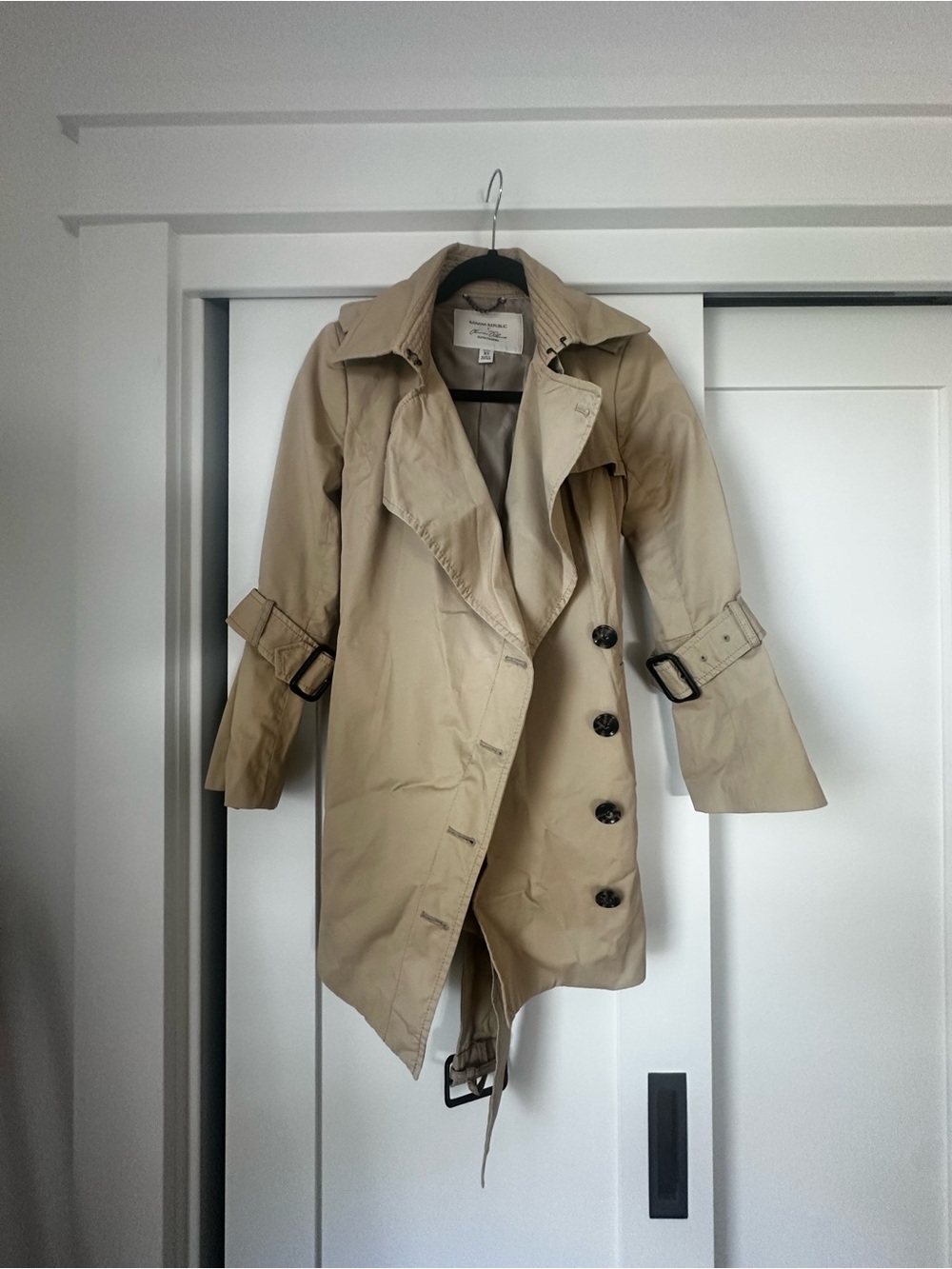 Banana Republic  Classic Beige Trench Coat - Women's